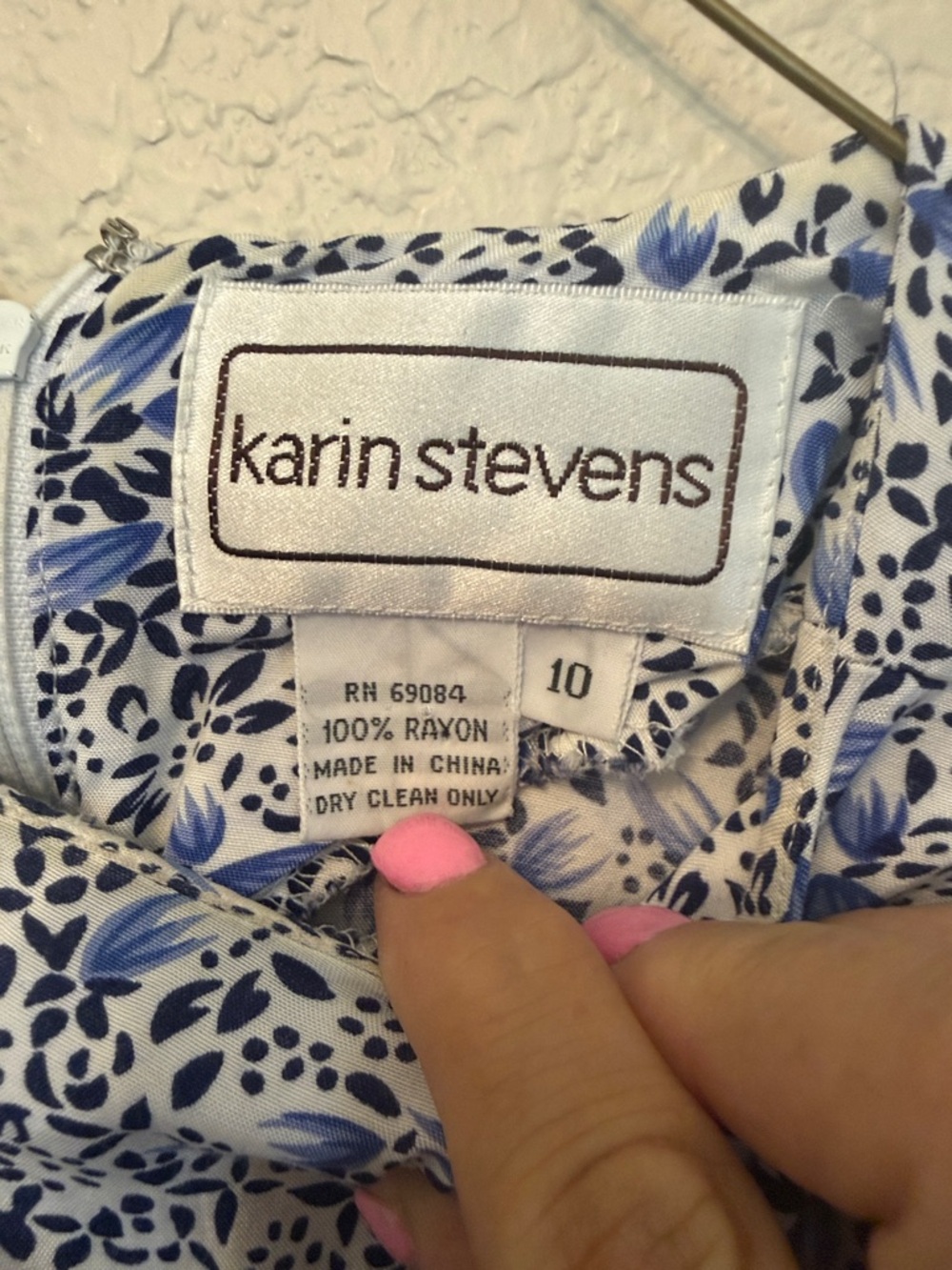 Karin stevens Vintage Floral
Ruched Puff Sleeve Pleated Dress size 10 - Picture 9 of 11